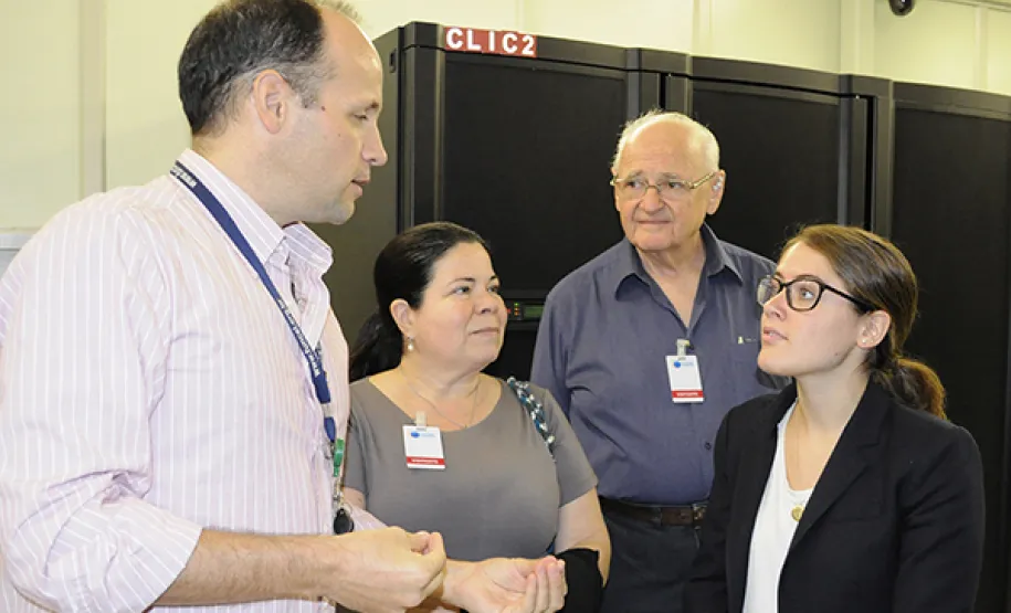Intercambista norte americana do Rotary Club visita a Celepar