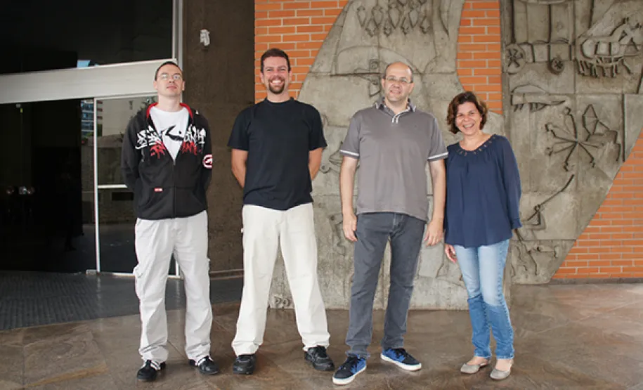 Receita Estadual disponibiliza novas modalidades de certidão de débitos na web Leandro Domingos, Allan May, Marcelo Perotto e Agtha Cristina (gerente do projeto).