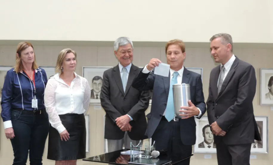 Cápsula do tempo da Celepar guarda mensagem do governador Beto Richa