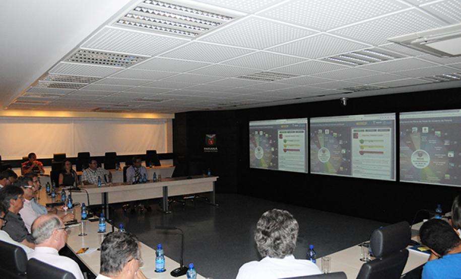 O novo secretário do Planejamento Silvio Barros visita à Celepar