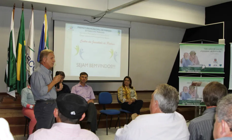oesia, emoção e risadas na entrega de certificados em Pinhais