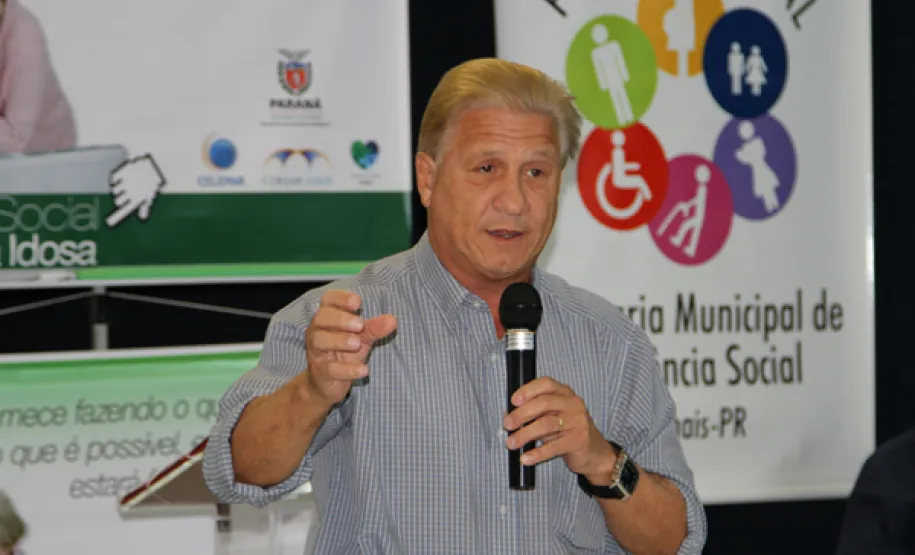 oesia, emoção e risadas na entrega de certificados em Pinhais