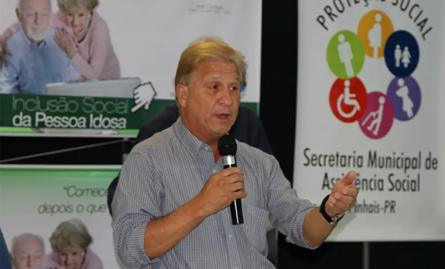 oesia, emoção e risadas na entrega de certificados em Pinhais