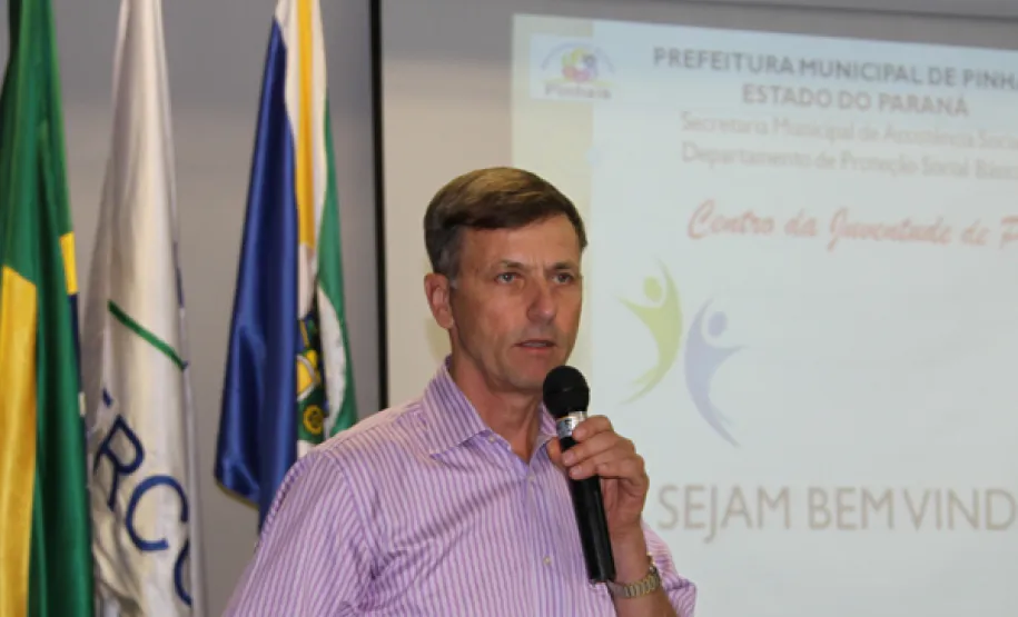 oesia, emoção e risadas na entrega de certificados em Pinhais