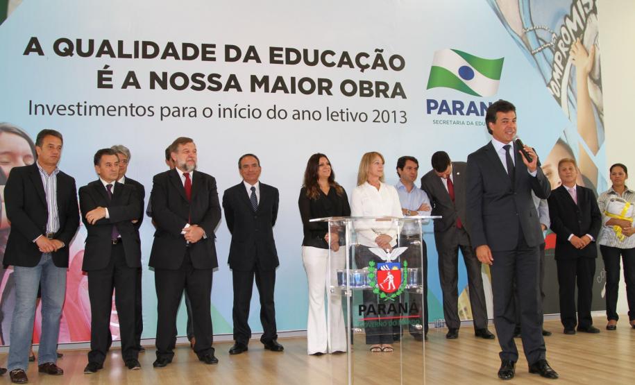 “A qualidade da educação é a nossa maior obra. Esses investimentos são uma pequena mostra do trabalho que envolve, acima de tudo, valorização e respeito ao professor, alunos e sociedade”, destacou o governador Beto Richa.