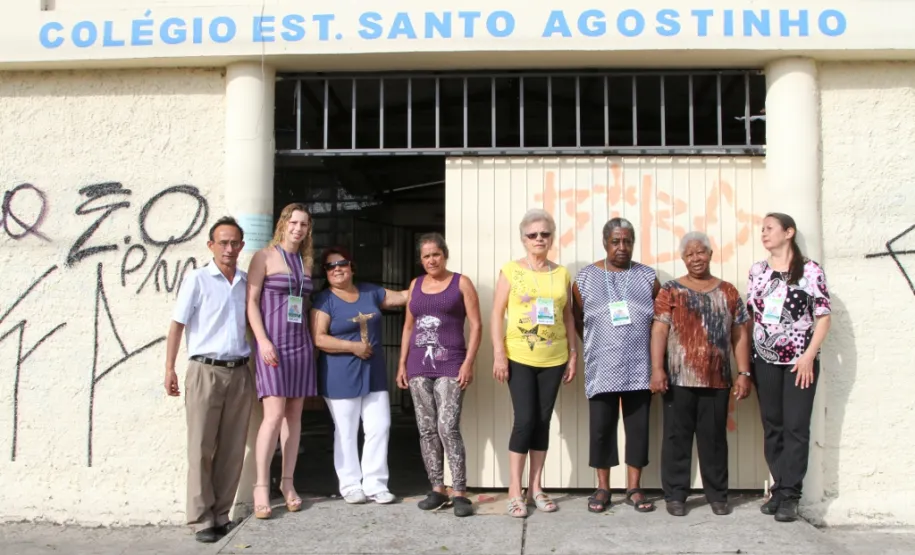 Celepar realiza mutirão para ensinar idosos navegarem pela internet e redes sociais Colégio Santo Agostinho