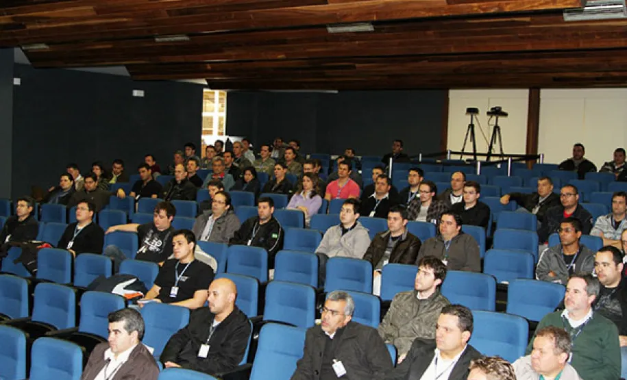 Evento técnico discute soluções para melhoria da administração de ambientes informatizados Evento técnico discute soluções para melhoria da administração de ambientes informatizados