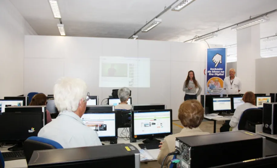 Programa Celepar Cidadã (Curso de inclusão de idosos na era digital), realizado nos dias 19 a 22 de novembro de  2012, manhã