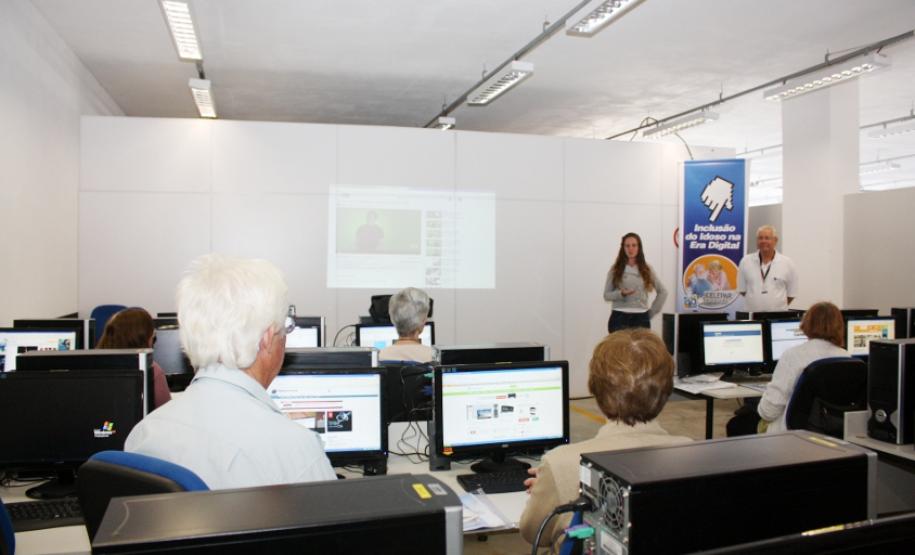 Programa Celepar Cidadã (Curso de inclusão de idosos na era digital), realizado nos dias 19 a 22 de novembro de  2012, manhã