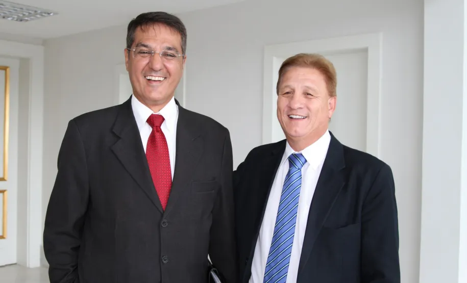 Richa dá posse para os secretários Stephanes, Silvestri e Ratinho Jr José Richa Filho e Jacson Carvalho Leite