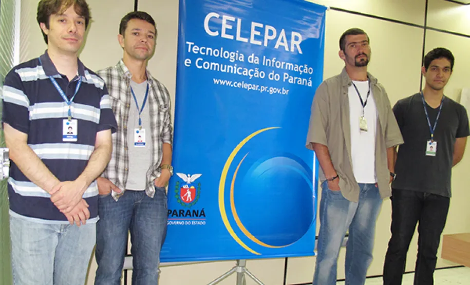 Centrais de suporte da Celepar trazem integração e agilidade no atendimento ao Governo do Estado Equipe SEDU/ SESP: Leandro Gomes Nadal, Adilson Flausino, Andre Guilherme Faucz de Lacerda e Guilherme Viana Moura.