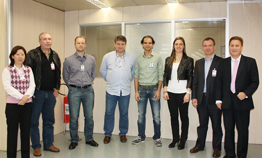 Celepar apresenta ao Tribunal de Contas o Sistema de Gestão de Materiais e Serviços Denise Tatebe, Carlos Roberto Lantmann, Márcio Luiz Hein, José Juracy Macedo, Marcos Vinicius Lanza, Ângela Beatriz Bot, Carlos Alberto Amaral Siqueira e Jacson Carvalho Leite trataram sobre o GMS, em reunião na Celepar