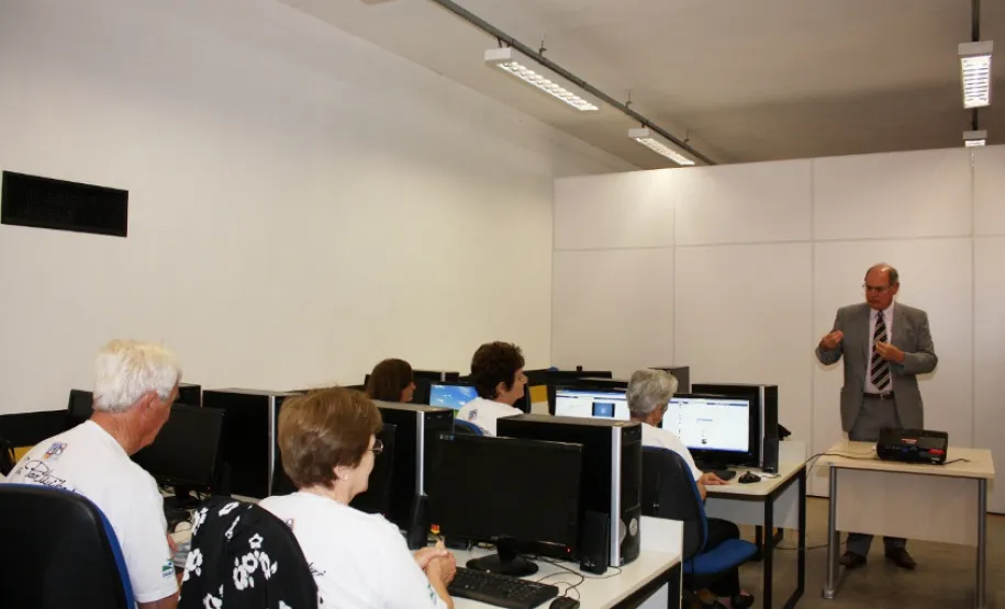 Encerramento do Programa Celepar Cidadã (Curso de inclusão de idosos na era digital), realizado nos dias 19 a 22 de novembro de 2012, manhã