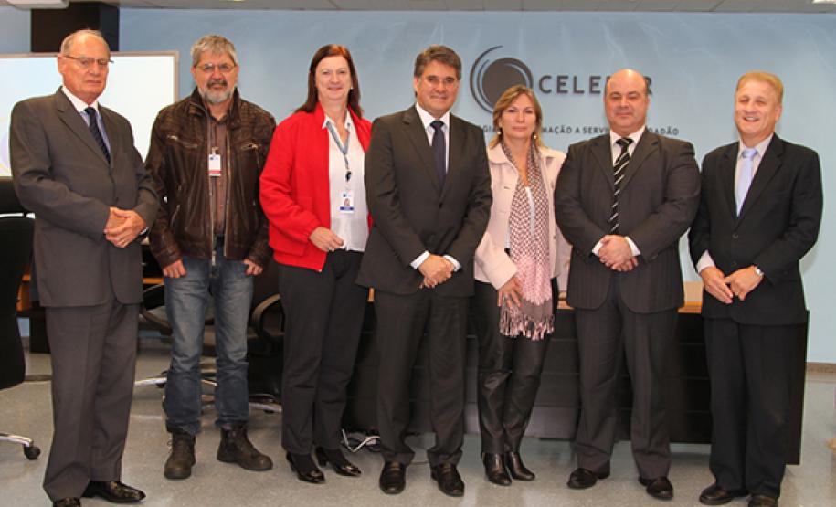 Reunião do Conselho de Administração da Celepar: Lucio Alberto Hansel, Vanderlei Norberto Rebelo, Tânia Volkmann, Luiz Sebastiani, Clecy Amadori, Paulo Henrique Carrano Santos e Jacson Carvalho Leite