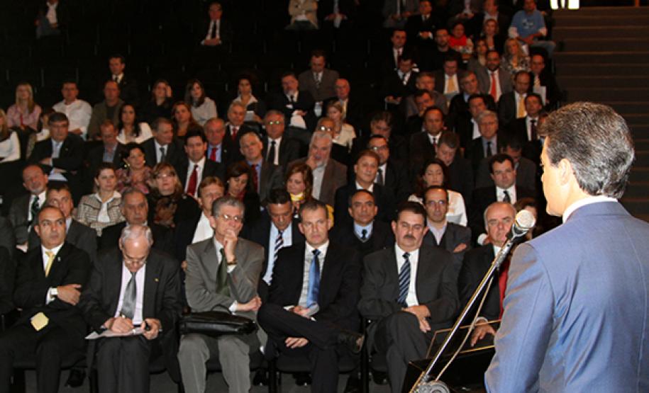 Governador Beto Richa na reunião com todo o secretariado estadual Governador Beto Richa na reunião com todo o secretariado estadual, dirigentes de autarquias e chefes de gabinetes, no Museu Oscar Niemeyer