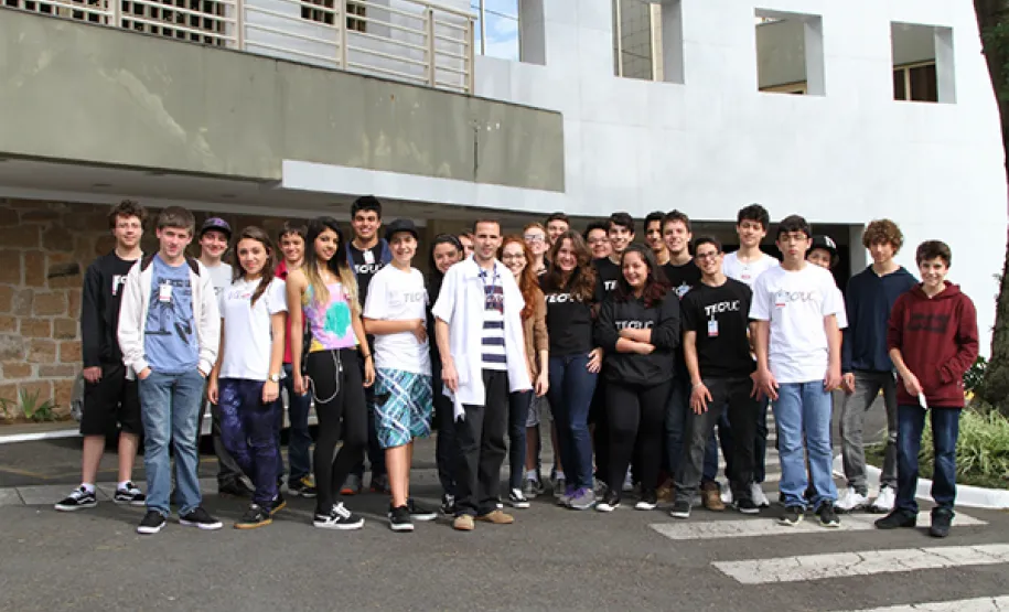 Estudantes da TECPUC visitam a Celepar