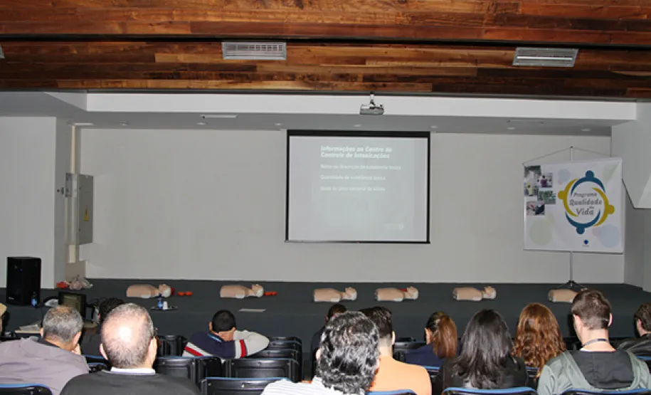 Curso de primeiros socorros orienta empregados em casos de emergência