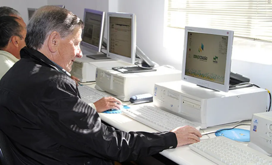 Capacitação em informática auxilia na inclusão social da pessoa idosa