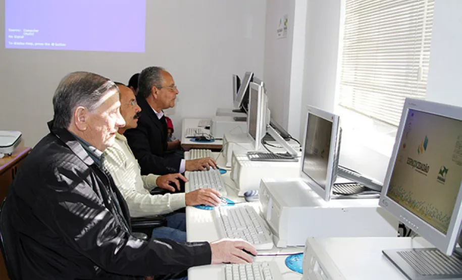 Capacitação em informática auxilia na inclusão social da pessoa idosa