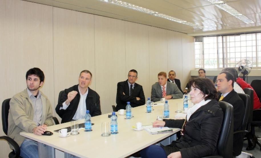 Ouvidoria Geral e Celepar apresentam solução de inteligência para gestão pública Equipe técnica da Celepar apresenta os cases de BI