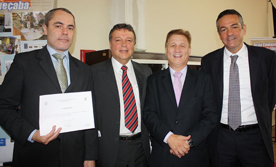 Presidente da Celepar é homenageado em evento do Instituto de Identificação em comemoração aos 159 anos da Polícia Civil do Paraná.