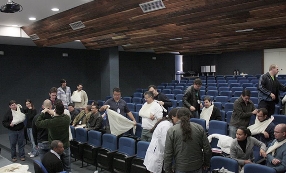Empregados da Celepar participam de treinamento de primeiros socorros