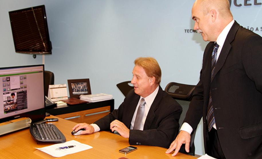 MP apresenta Rede de Controle da Gestão Pública no Paraná O presidente Jacson Carvalho Leite apresenta ao subprocurador geral da Justiça para Assuntos de Planejamento Institucional do MP, Bruno Galatti a estrutura do Centro Integrado de Informações Estratégicas (CIIE-PR)