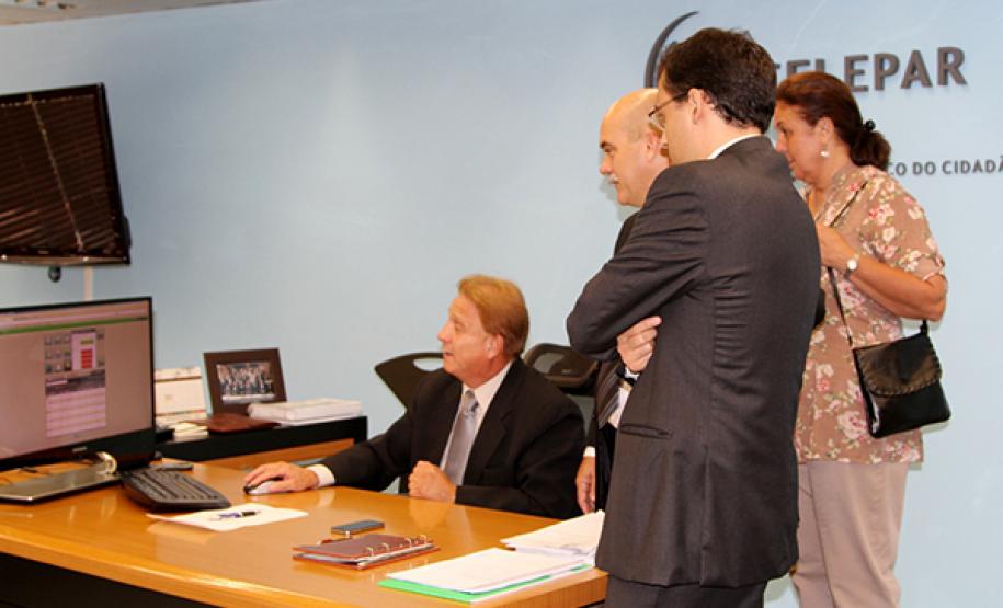 MP apresenta Rede de Controle da Gestão Pública no Paraná Jacson Carvalho Leite, Bruno Galatti, Elaine Kawa e o diretor Jurídico da Celepar, Rafael Moura de Oliveira