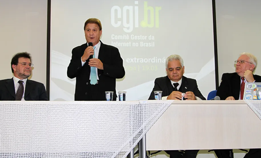 Para o presidente da Celepar, Jacson Carvalho Leite, o uso de soluções de tecnologia da informação e comunicação por parte do governo do Estado tem por objetivo ofertar serviços públicos de qualidade à população paranaense