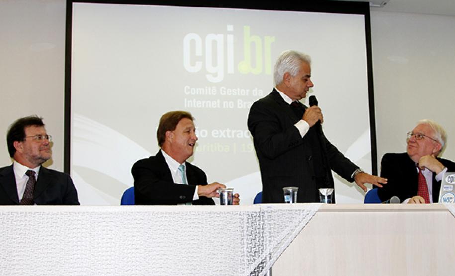 O secretário Alipio Leal destaca os avanços do Paraná nas questõs relativas à internet