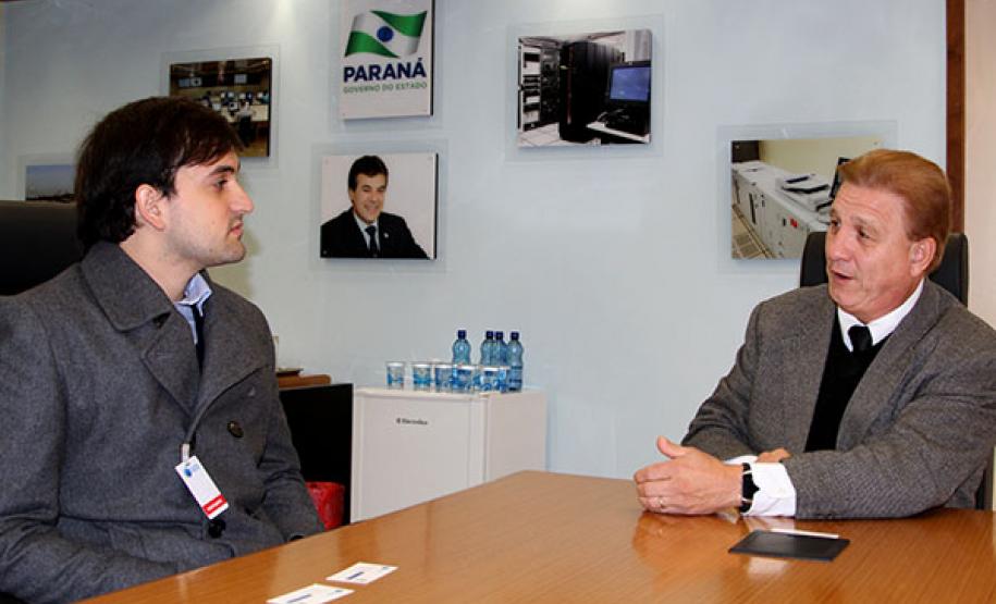 João Vicente Bresolin Araújo e Jacson Carvalho Leite tratam de cases de BI's para a Ferroeste