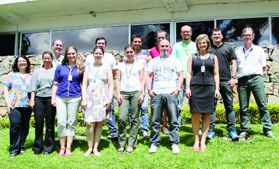 Celepar desenvolve novo sistema de registros criminais para o Instituto de Identificação do Paraná Equipe responsável pelo desenvolvimento do Sistema de Registros Criminais