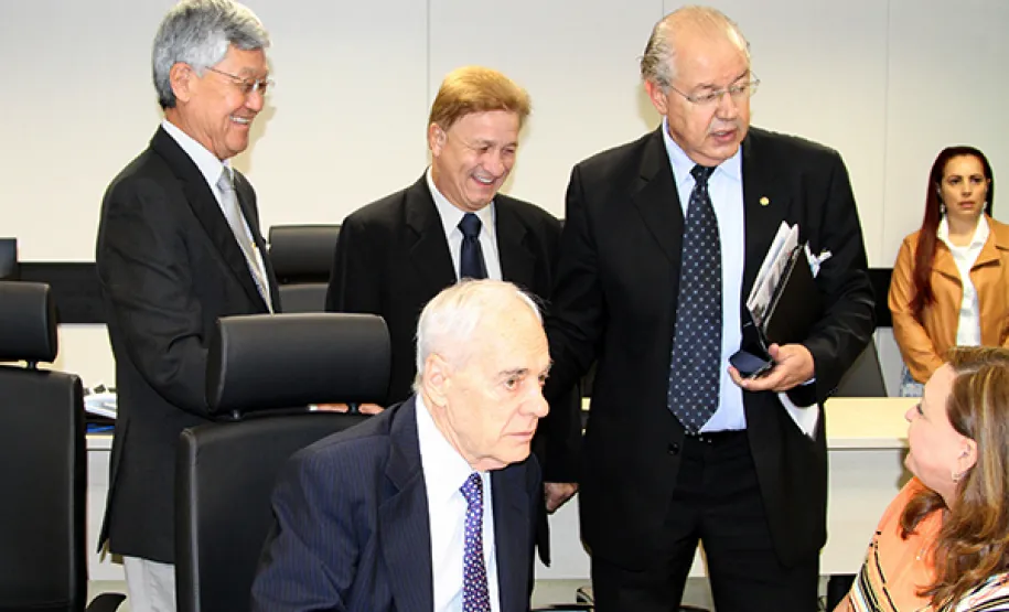 Governo estuda medidas para simplificar trâmite de documentos na administração estadual Reunião do COSIT na Celepar