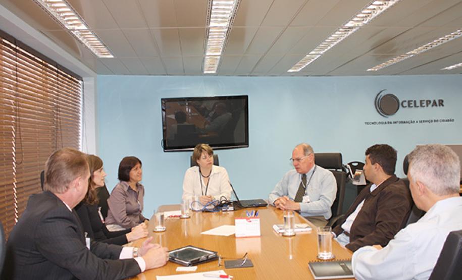 O diretor administrativo-financeiro, Lucio Alberto Hansel também recebeu o grupo de visitantes do Prodest