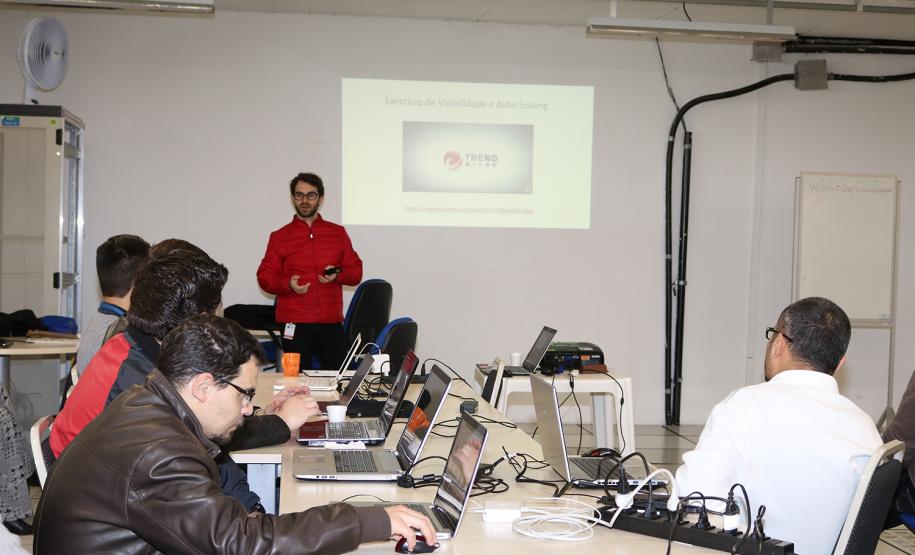 Empregados da Celepar participam de workshop de ataque e defesa cibernética