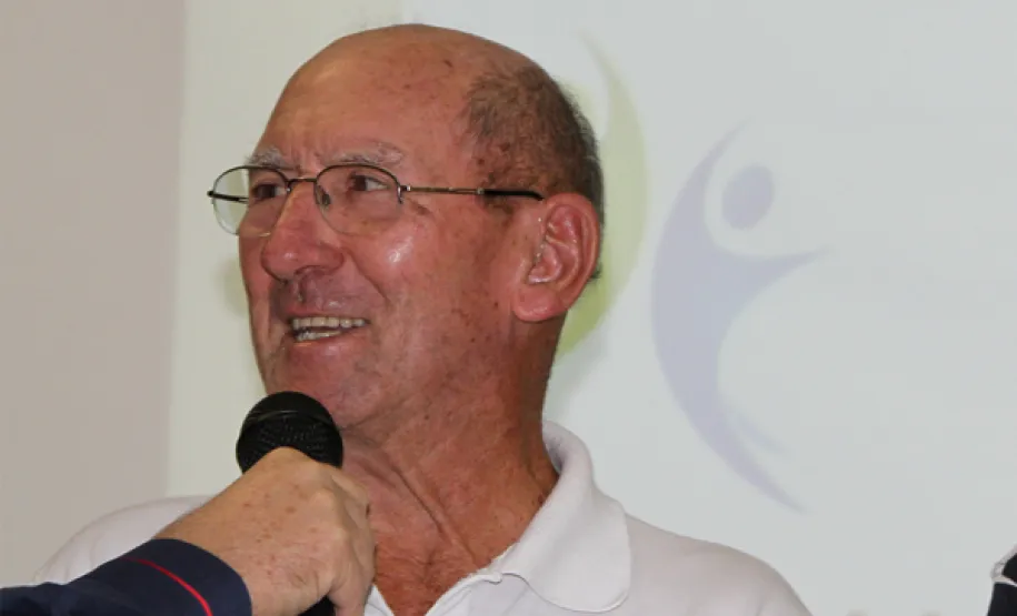 oesia, emoção e risadas na entrega de certificados em Pinhais