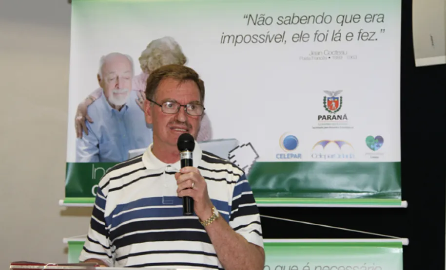 oesia, emoção e risadas na entrega de certificados em Pinhais