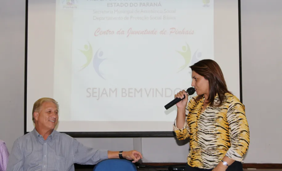 oesia, emoção e risadas na entrega de certificados em Pinhais