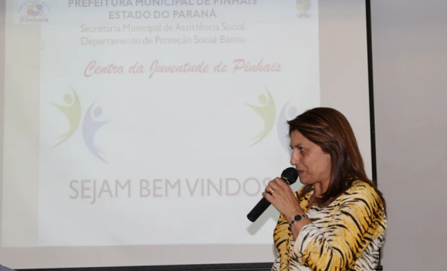 oesia, emoção e risadas na entrega de certificados em Pinhais
