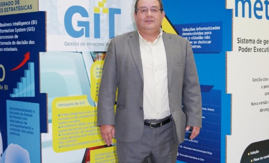 Paulo Alcion de Oliveira homenageado pelos seus 35 anos de serviços prestados na Celepar