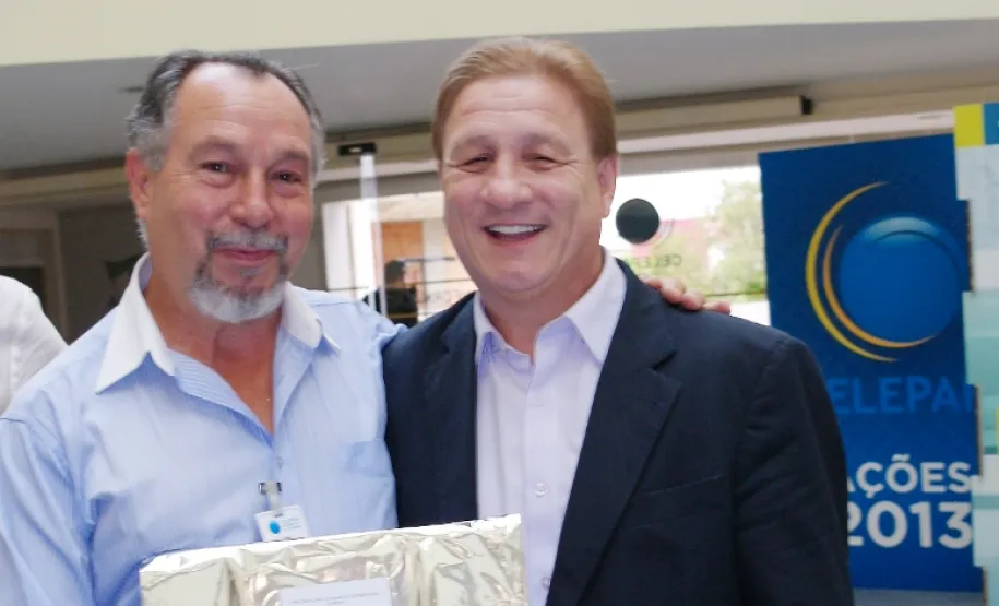 Antonio Carlos Schimaleski homenageado pelos seus 25 anos de serviços prestados na Celepar.