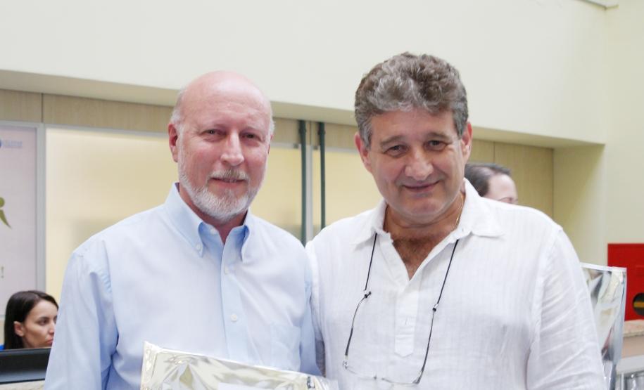 Carlos Alberto Sowek homenageado pelos seus 35 anos de serviços prestados na Celepar.