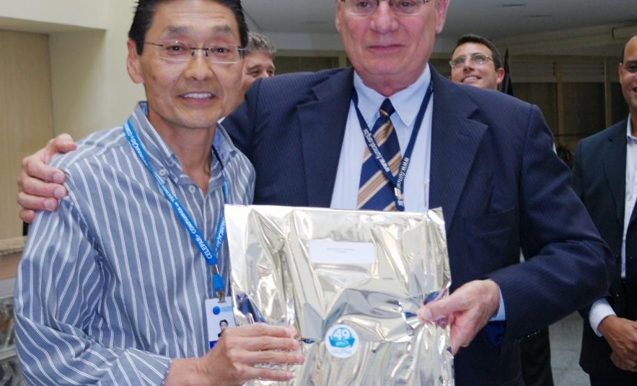 Marcelino Tanamati homenageado pelos seus 35 anos de serviços prestados na Celepar.