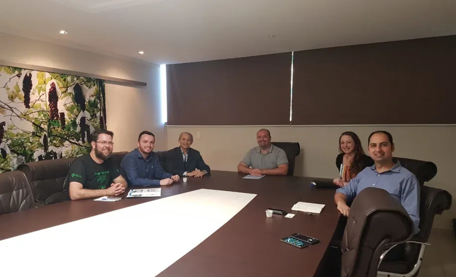 Celepar se reúne com a Prefeitura de Marialva para definir lançamento do 156