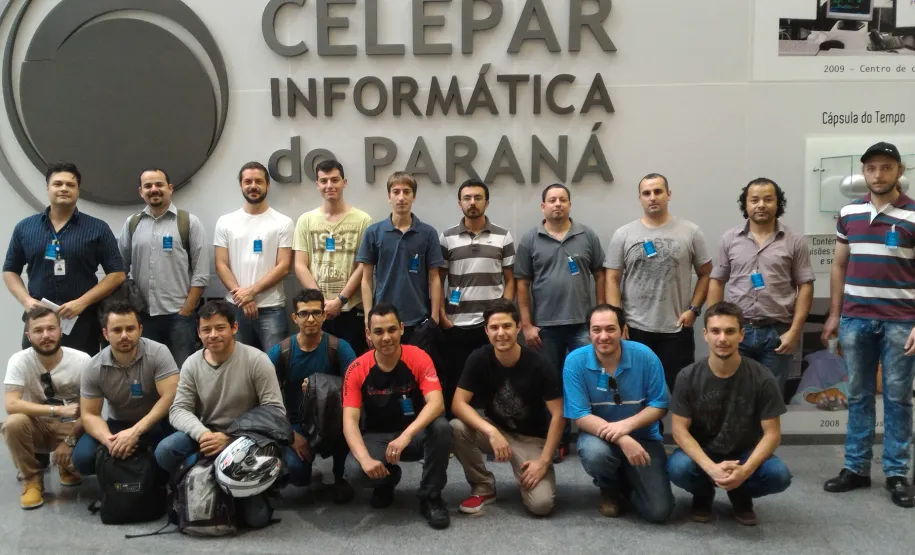 Celepar recebe alunos do Tecpar