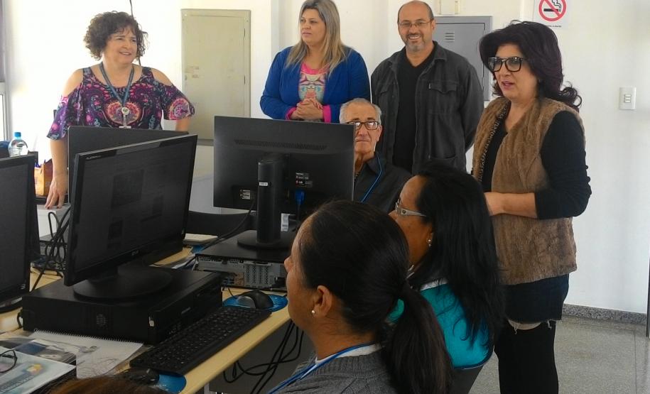 Curso de Acesso à Internet e Redes Sociais inclui mais de 60 idosos de Pato Branco no mundo digital