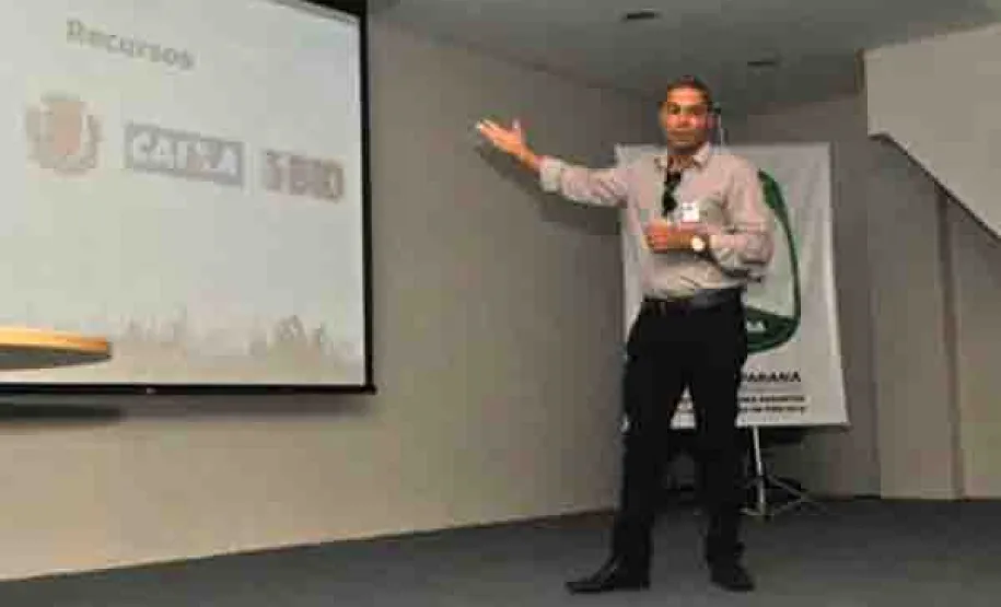 Julio Panício, da Urbs, fez uma apresentação sobre a sala de comando do trânsito e transporte coletivo da cidade.