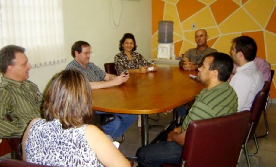 A chefe do Núcleo Regional de Educação, Silvia Regina de Souza recebeu a Celepar