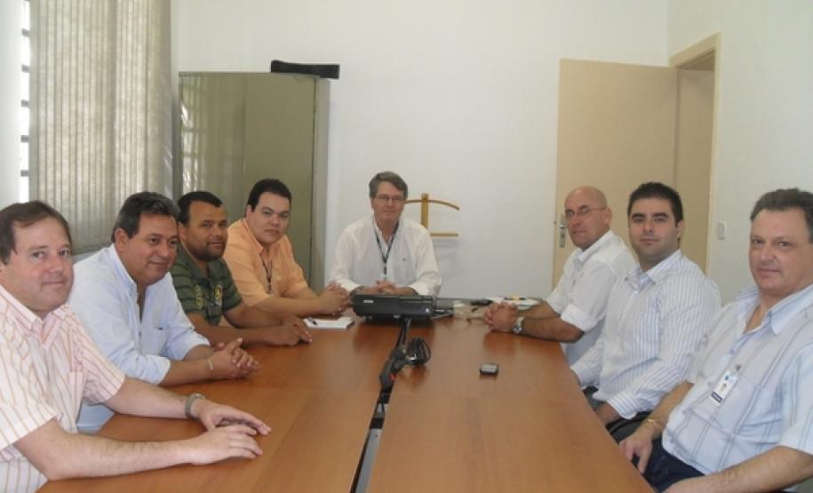 A reunião na UENP foi com o reitor Eduardo Meneguel Rando