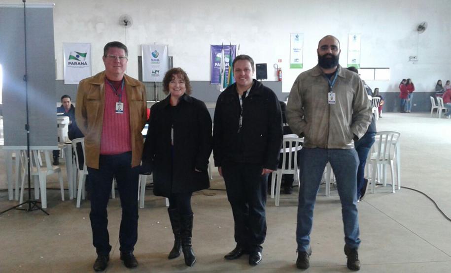 Celepar participa do programa Paraná Cidadão em Teixeira Soares Eriel Macuco Filho, Dircélia Alessi, Ouphir Pesch e Roberto Tonete